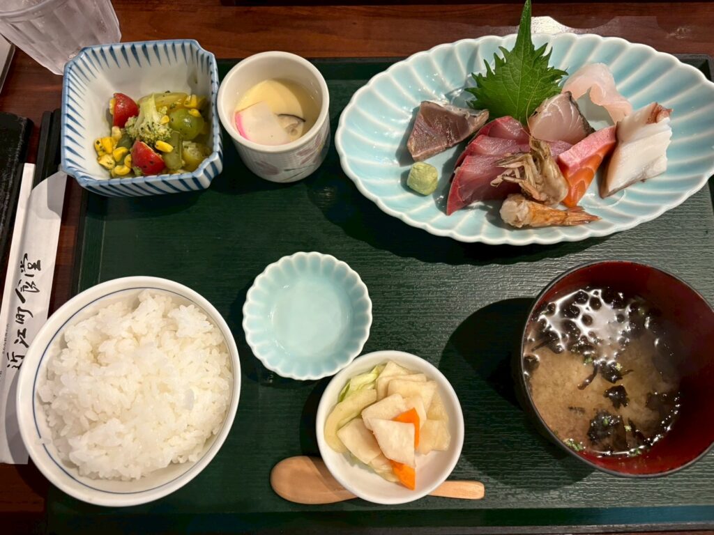 近江町市場の刺身定食