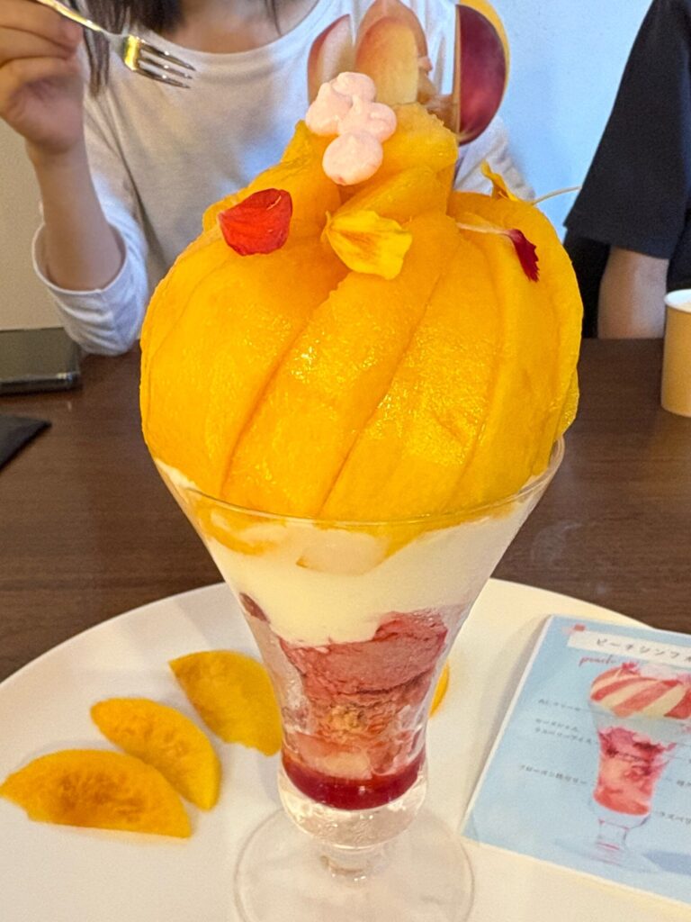 黄金の桃　スペシャルパフェ