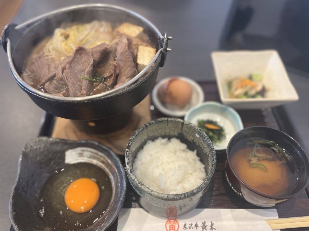 どこかにビューーンの当たり駅・米沢で食べた米沢牛のすき焼き膳
